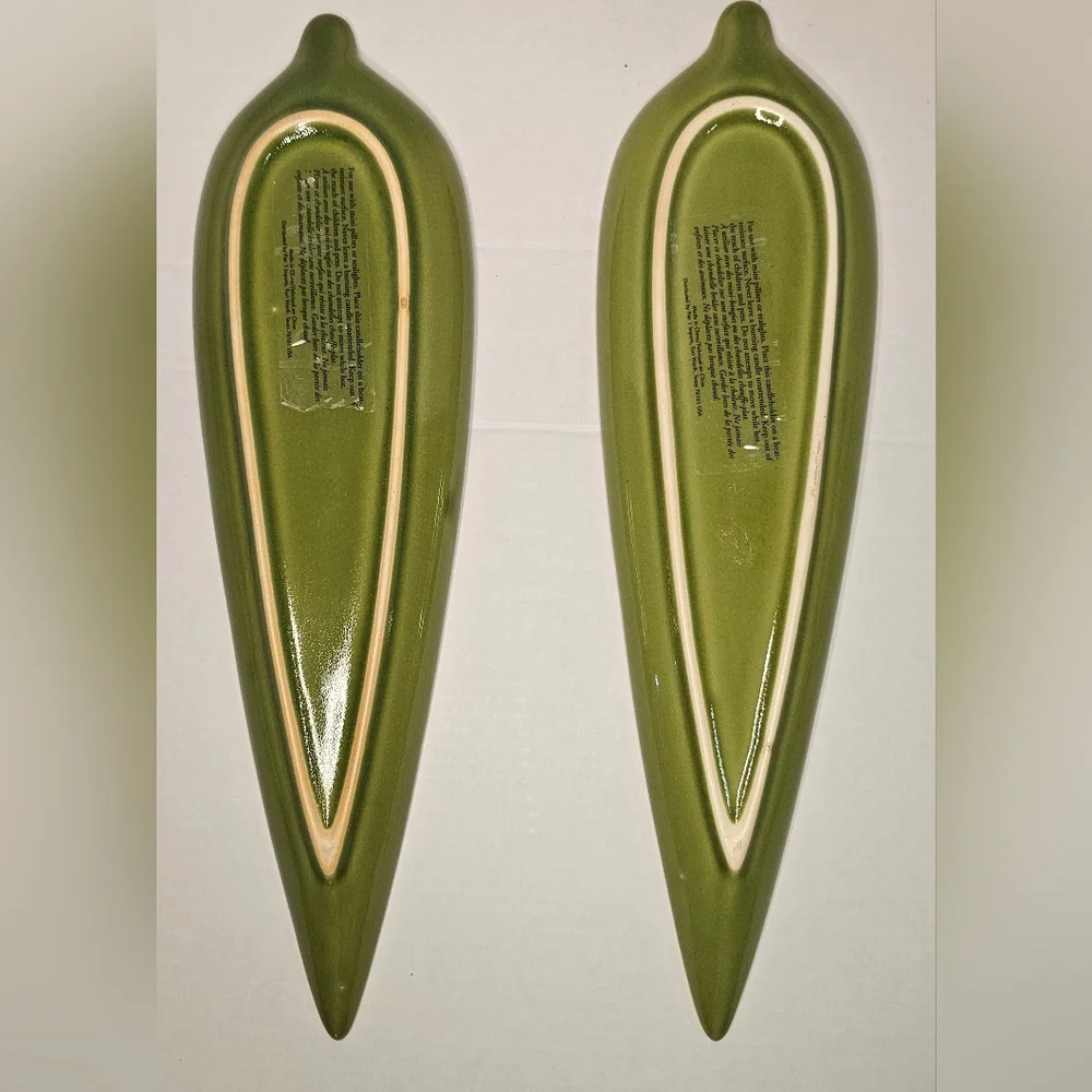 [PIER 1] (2) Vintage Olive/Charcuterie Serving Dishes 🍃🌶 Leaf/Chili Shape